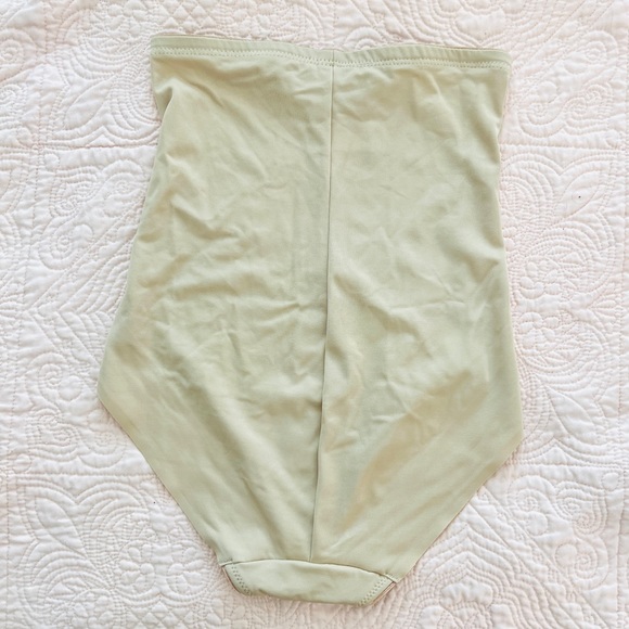 Naomi and Nicole High Waisted Shaper 2X - Picture 2 of 3